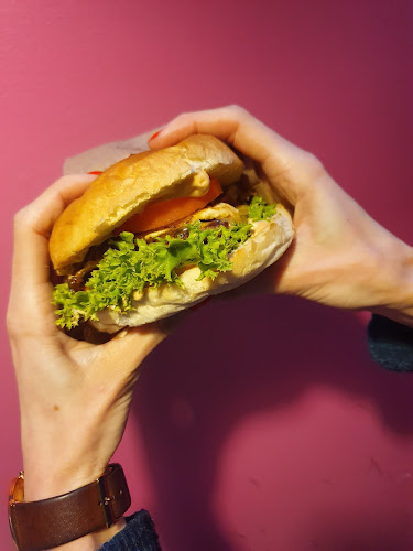 Moe'z Meat n Burger - Gastronomi og hotelvirksomhed