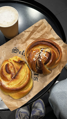 Opinii despre Sankt Peters Cafe în København - Gastronomi og hotelvirksomhed