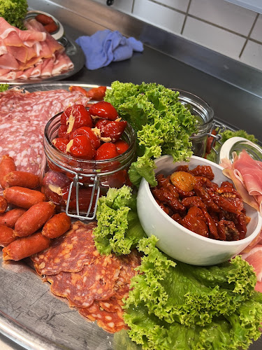 Opinii despre Brønderslev Golfcafe în Brønderslev - Gastronomi og hotelvirksomhed