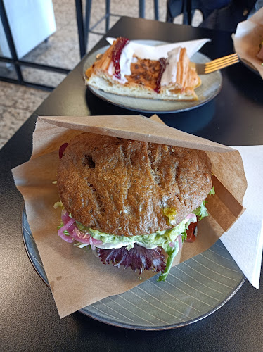 Comentarii opinii despre ANTONS – spis brød til