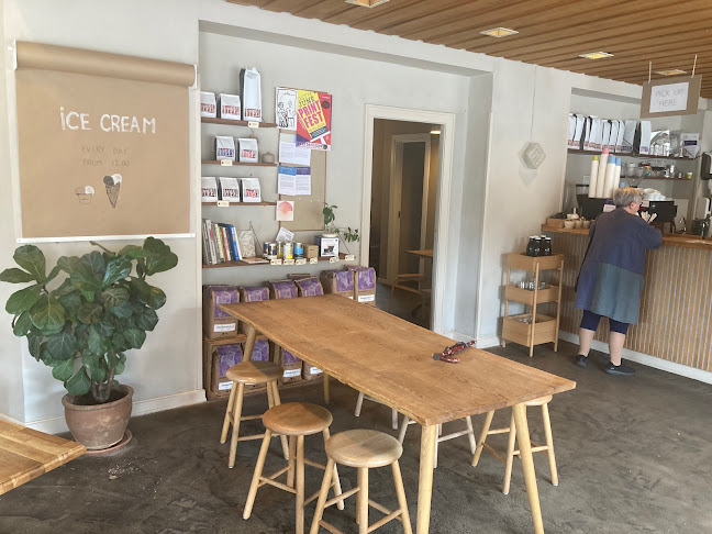 Opinii despre Alice Ice Cream & Coffee în København - Gastronomi og hotelvirksomhed