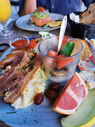 Comentarii opinii despre Café Le Perr