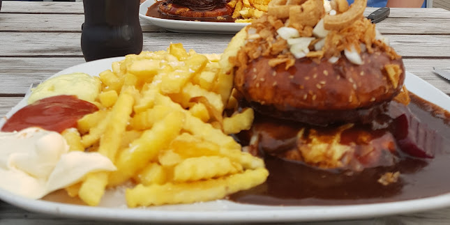 Opinii despre Q8 Grillen în Brønderslev - Gastronomi og hotelvirksomhed