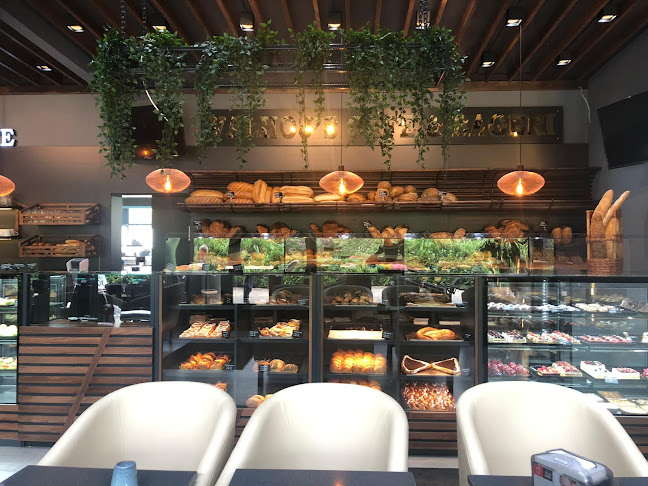 Opinii despre Valhøjs bageri & café în Rødovre - Gastronomi og hotelvirksomhed