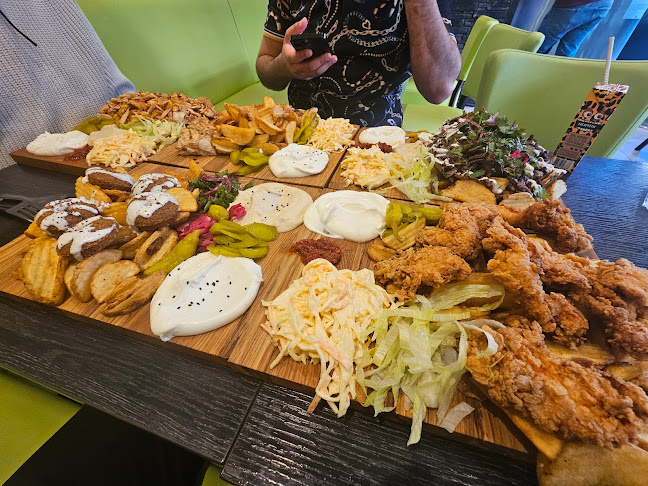 Opinii despre Manakish Alwadi - Almalek-shawerma în København - Gastronomi og hotelvirksomhed