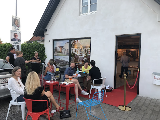 Piemonte Vinotek - Gastronomi og hotelvirksomhed