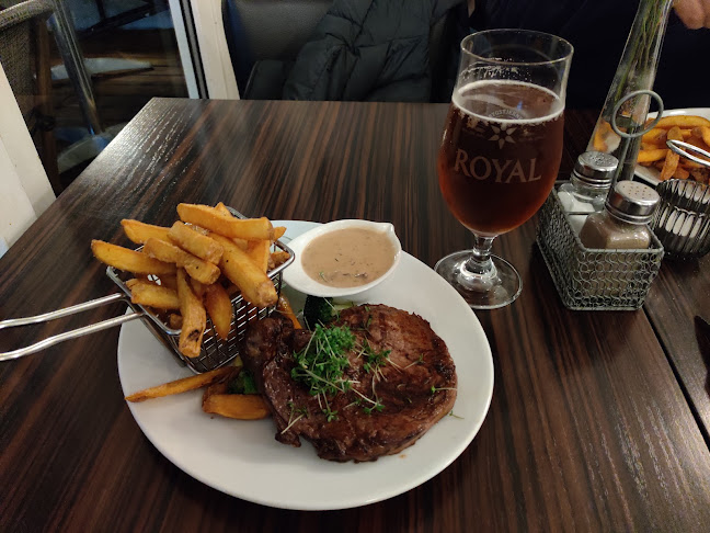 Café Le Perr - Gastronomi og hotelvirksomhed