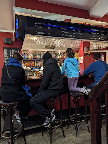 Comentarii opinii despre Charlie Scotts