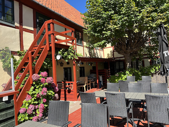 Asia House - Gastronomi og hotelvirksomhed