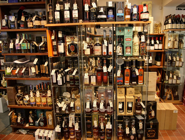 Opinii despre Holte Vinlager (Roskilde) în Roskilde - Gastronomi og hotelvirksomhed