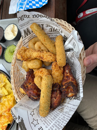 Biergarten is og grill - Gastronomi og hotelvirksomhed