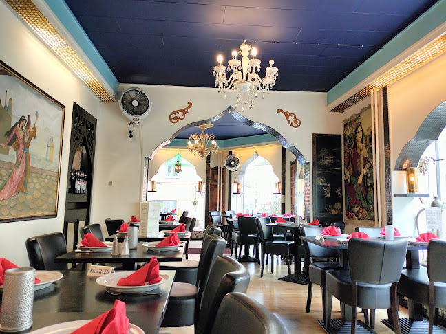 Dehra/Det pakistanske madhus - Gastronomi og hotelvirksomhed