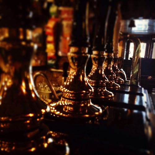 Charlie's Bar - Gastronomi og hotelvirksomhed