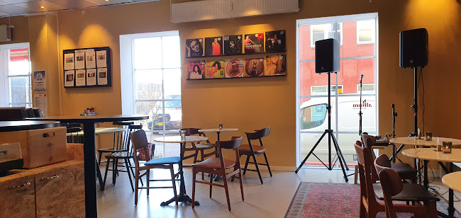 Comentarii opinii despre Album Bar