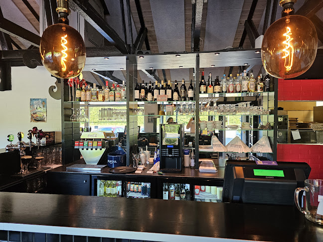 Highway 69 - Gastronomi og hotelvirksomhed