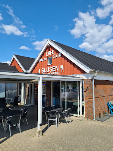 Opinii despre Café Slusen în Hvide Sande - Gastronomi og hotelvirksomhed