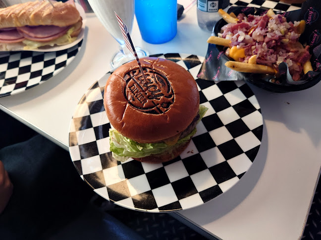 Opinii despre Stacy's Diner Næstved în Næstved - Gastronomi og hotelvirksomhed