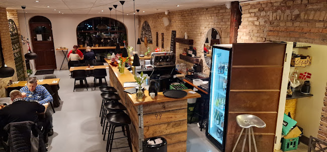 Opinii despre Ploy Cafe & Thai Restaurant în Thisted - Gastronomi og hotelvirksomhed