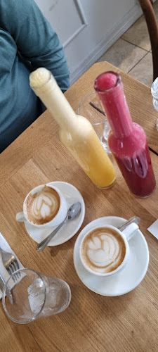 Ø12 Coffee and Eatery - Gastronomi og hotelvirksomhed