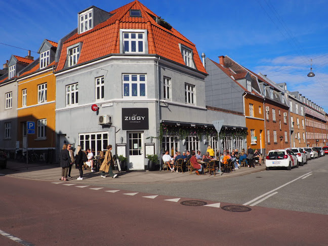 Cafe Ziggy - Gastronomi og hotelvirksomhed