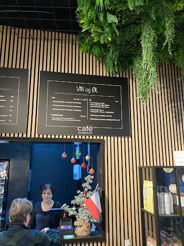 Opinii despre Sinnerup Café Vanløse în København - Gastronomi og hotelvirksomhed