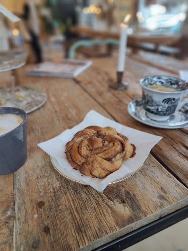 Opinii despre Café Kystnær - lukket uge 28-32 în Hellebæk - Gastronomi og hotelvirksomhed