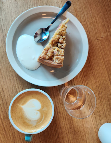 Opinii despre Yellow Bird Coffee în København - Gastronomi og hotelvirksomhed