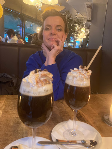 Mojoe Kitchen & Bar - Gastronomi og hotelvirksomhed