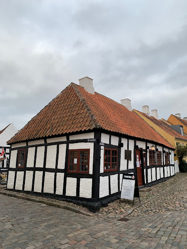 Den skæve Kro - Gastronomi og hotelvirksomhed