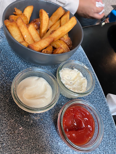 Café Square - Gastronomi og hotelvirksomhed