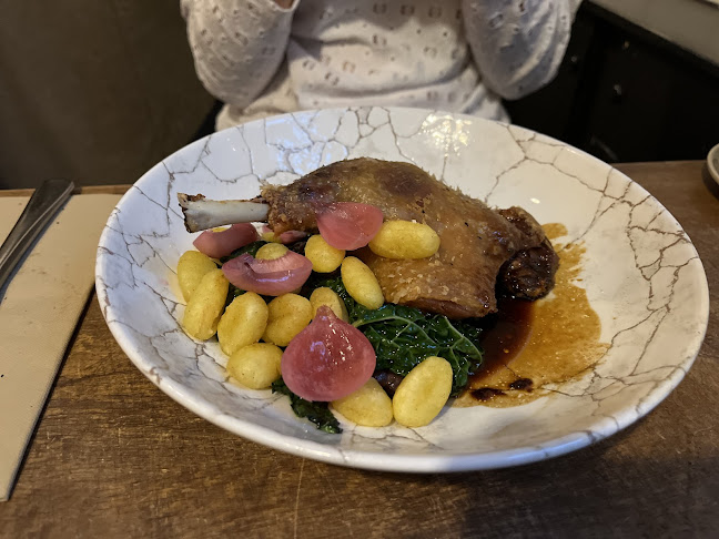 2takt Café & Brasserie - Gastronomi og hotelvirksomhed