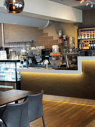 Comentarii opinii despre Cafe Hugo