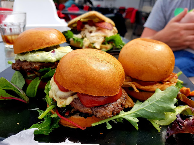 Farø Vad 5 4793 Bogø By / Køkkenet lukker, 20.00 kl