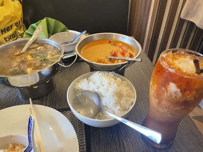 Ban Gaw - Gastronomi og hotelvirksomhed