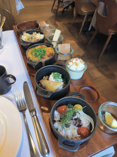 Opinii despre Mefisto Restaurant & Gårdhave în Aarhus - Gastronomi og hotelvirksomhed