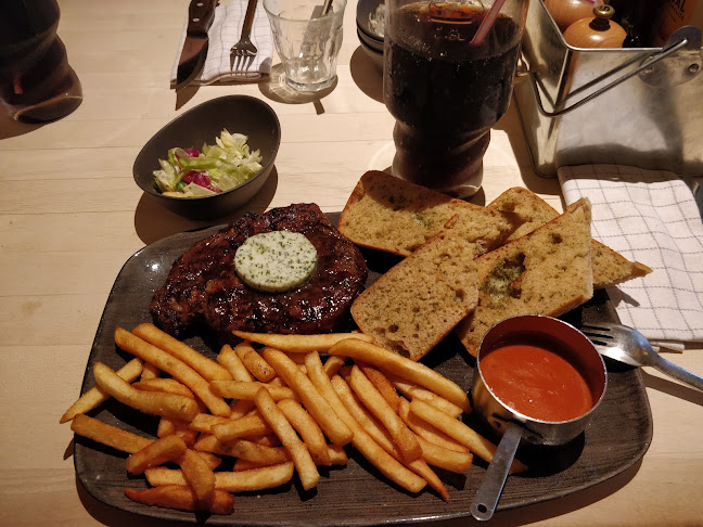 Bone's - Gastronomi og hotelvirksomhed