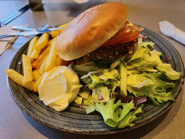 Comentarii opinii despre Iscafeen Hvide Sande