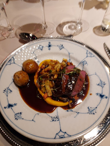 Opinii despre Restaurant Næsbyhoved Skov în Odense - Gastronomi og hotelvirksomhed