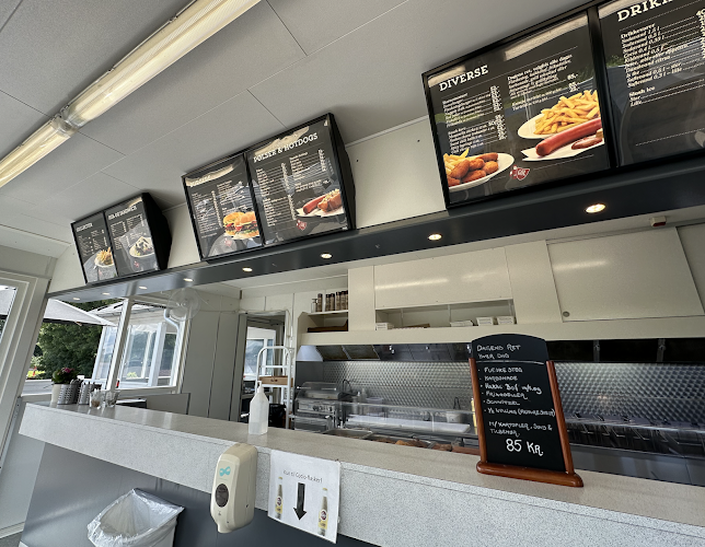 Opinii despre Grønsvær Grillen în Gjerlev - Gastronomi og hotelvirksomhed