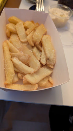 Opinii despre Esmeralda Pizza Amager în København - Gastronomi og hotelvirksomhed