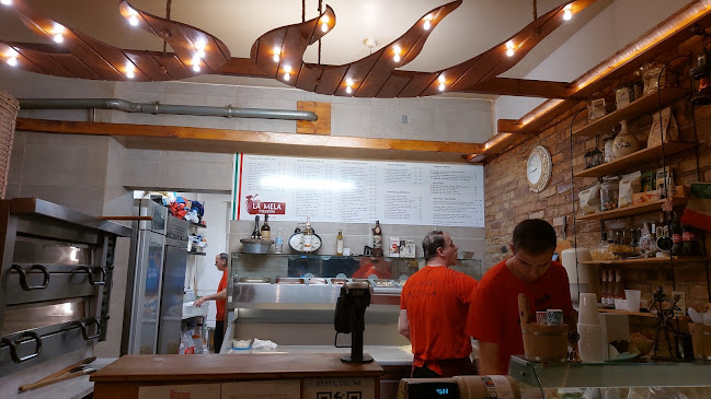 La Mela - Gastronomi og hotelvirksomhed
