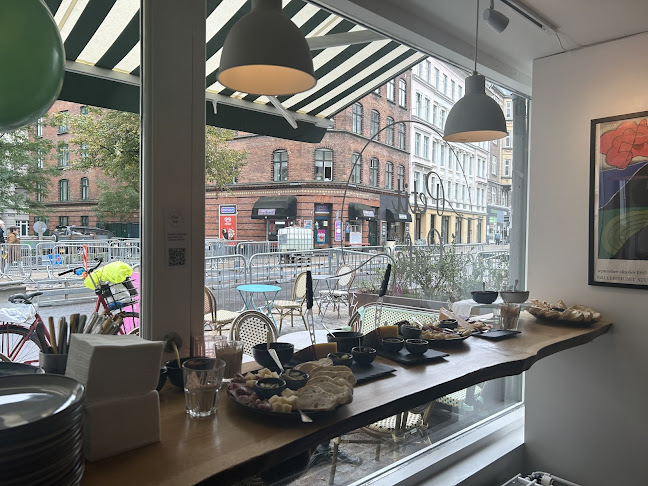 Petit Cafe - Gastronomi og hotelvirksomhed