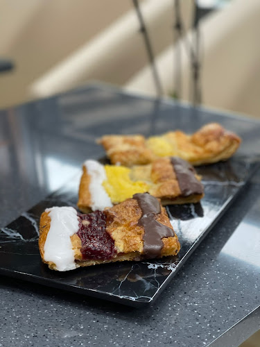 Opinii despre Valhøjs bageri & café în Rødovre - Gastronomi og hotelvirksomhed