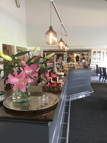 Opinii despre Restaurant Søllerød Golfklub în Holte - Gastronomi og hotelvirksomhed