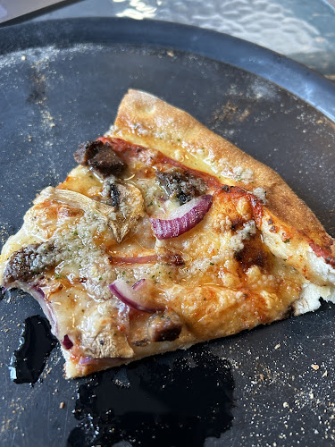 Adems Stenovn Pizza & Grill - Gastronomi og hotelvirksomhed