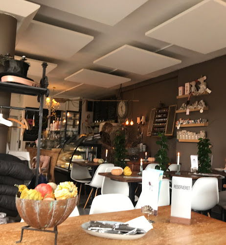 Opinii despre Fru Geest - Café & Upstairs în Aabenraa - Gastronomi og hotelvirksomhed