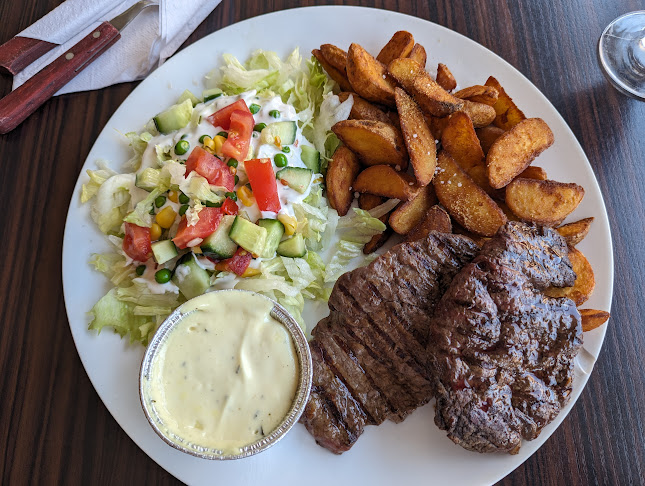 Mama Olga's Pizzaria & Steakhouse - Gastronomi og hotelvirksomhed