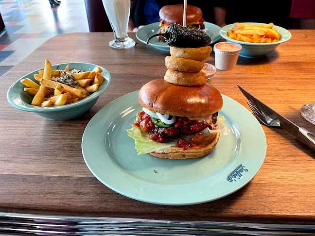 Sallie's Race Lounge - Taastrup