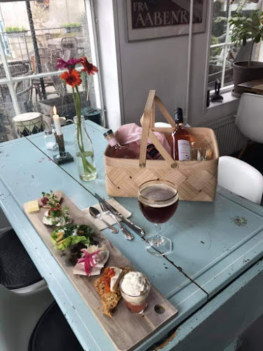 Fru Geest - Café & Upstairs - Gastronomi og hotelvirksomhed