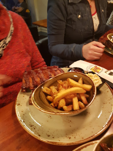 Opinii despre Fox and Hounds în Sønderborg - Gastronomi og hotelvirksomhed